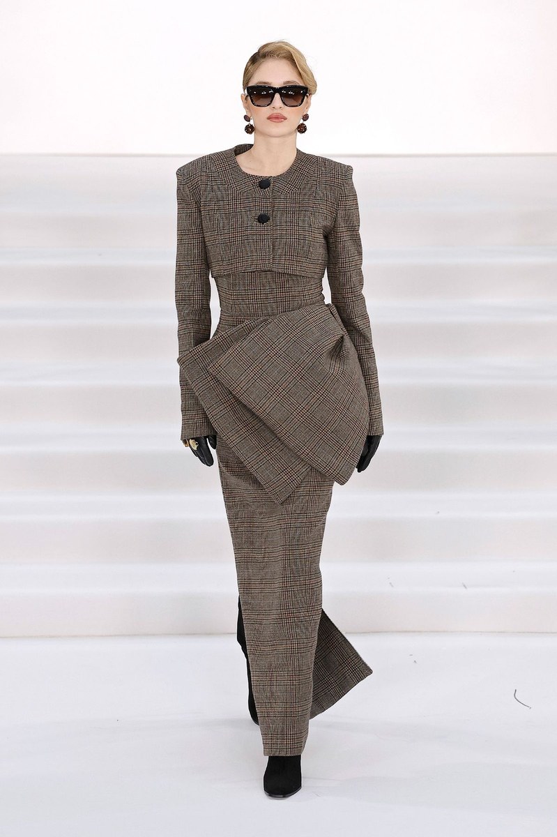 Look 3