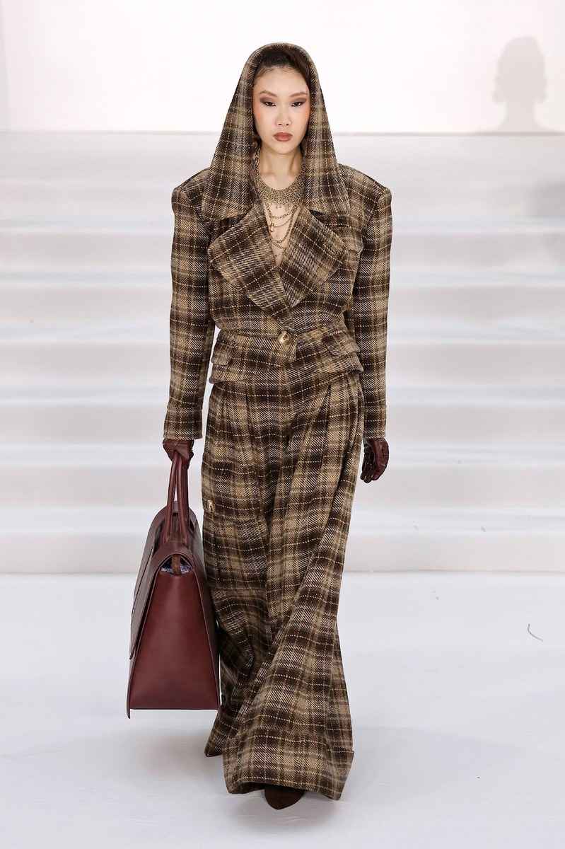 Look 11