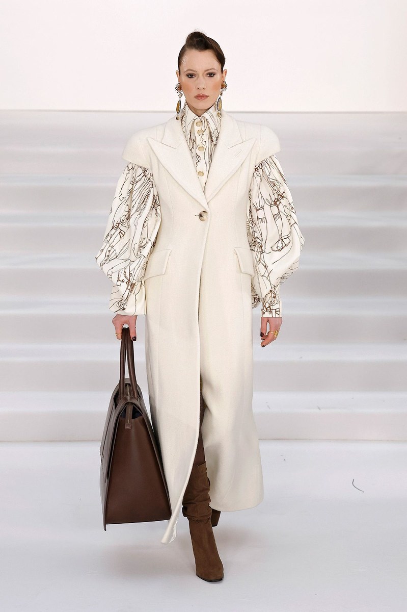 Look 16