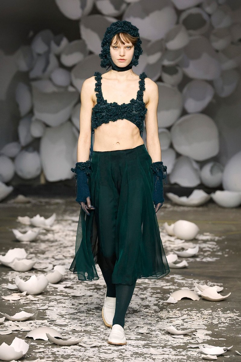 Look 16