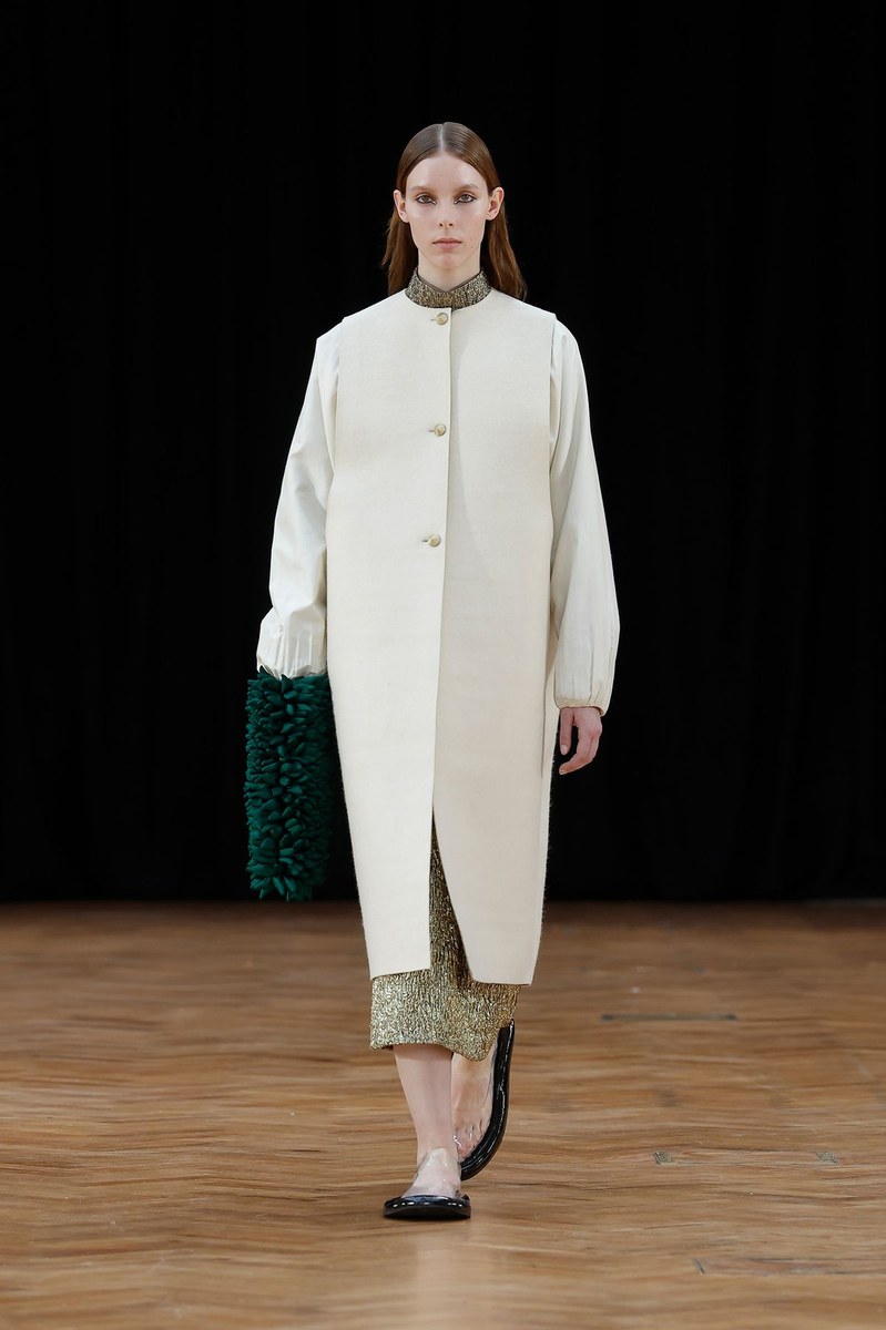 Look 18