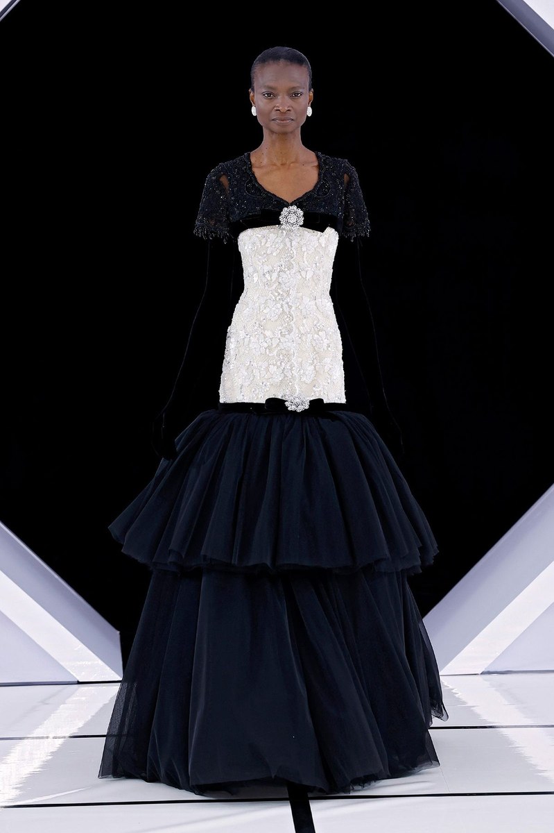 Look 3