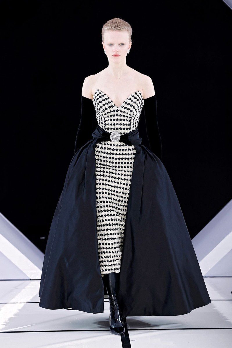 Look 7
