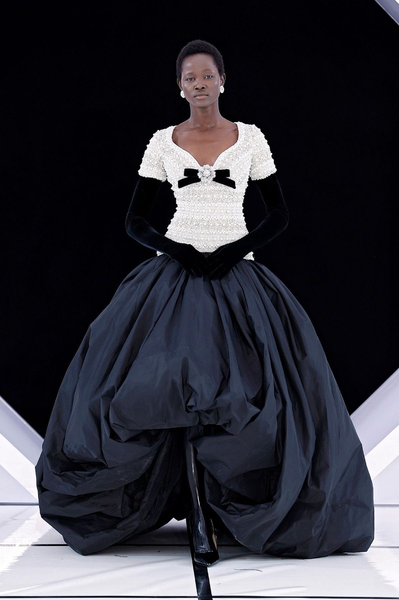 Look 10