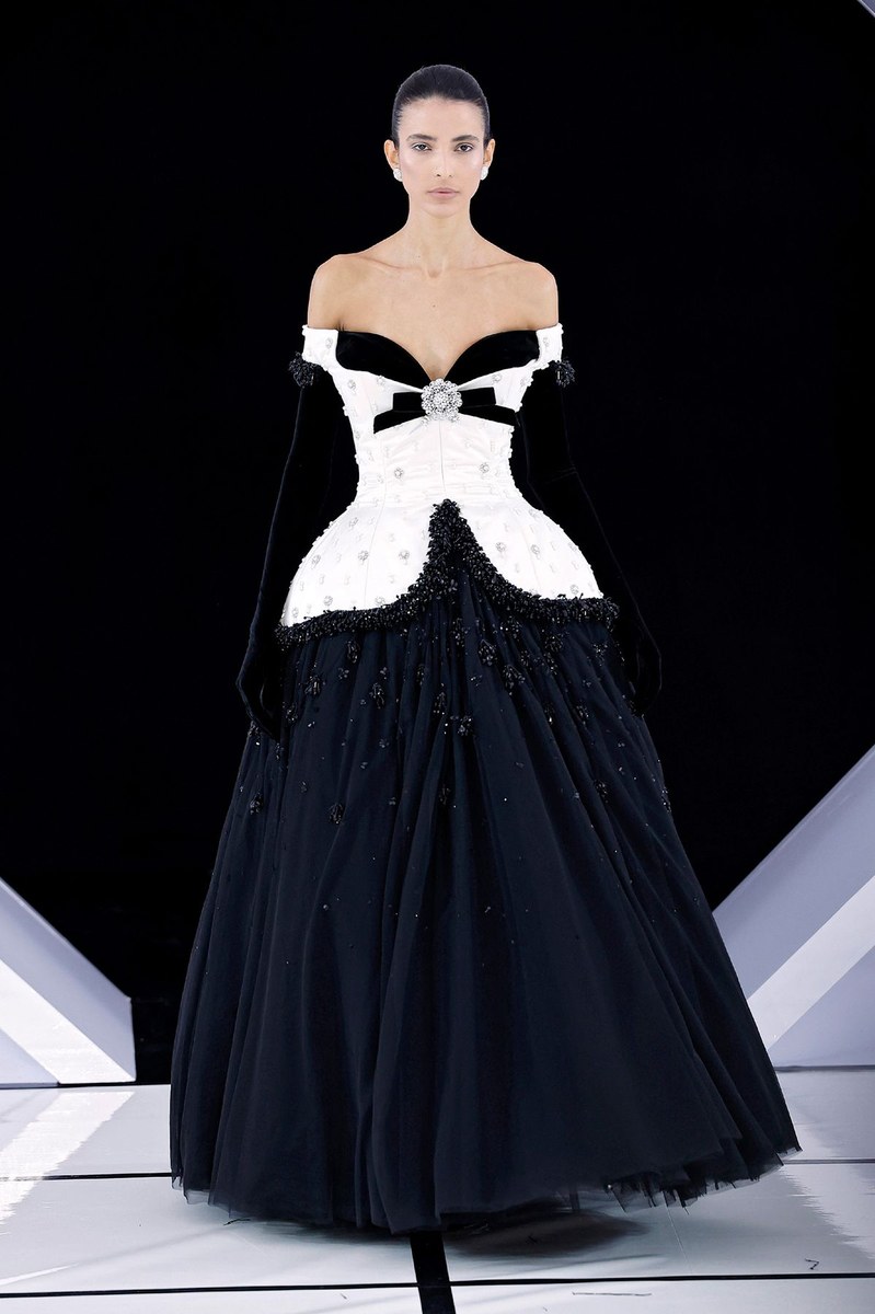 Look 12