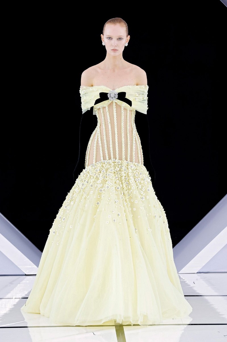 Look 18