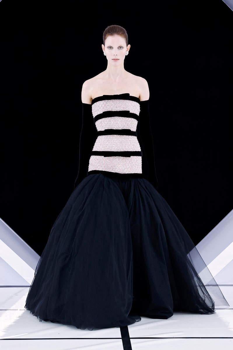 Look 24