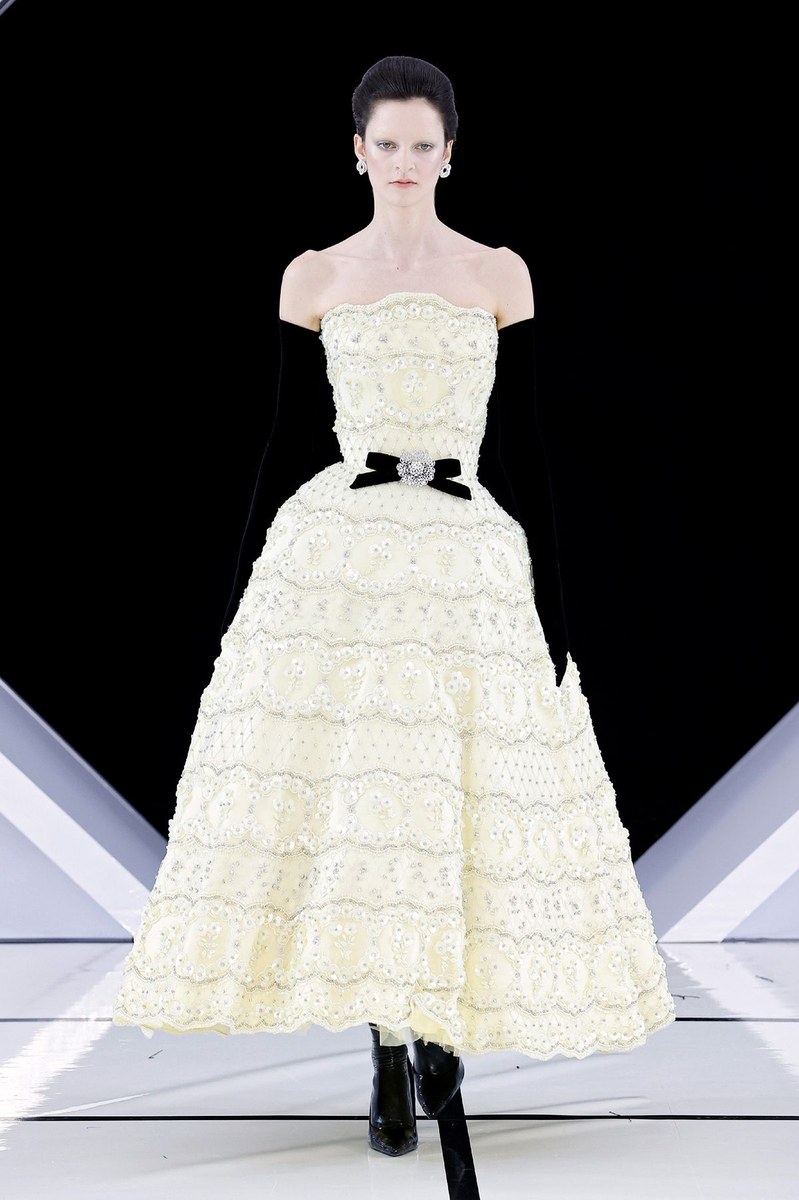 Look 28