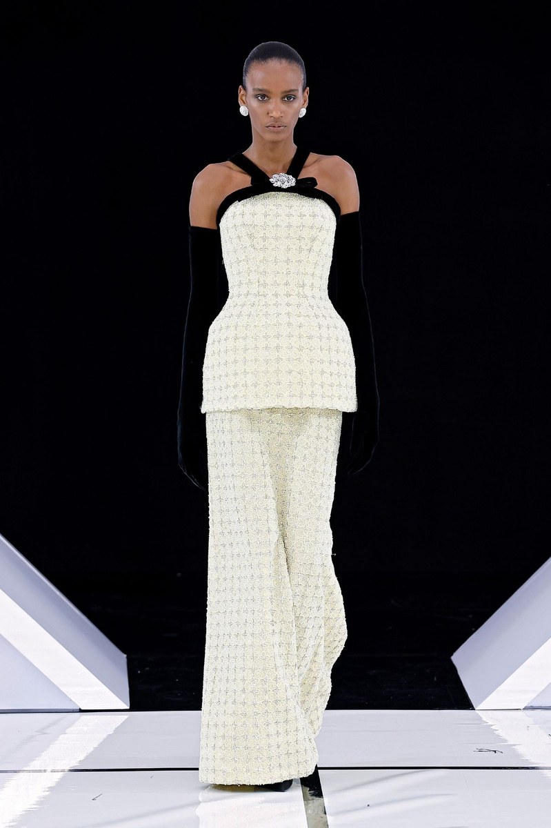 Look 30