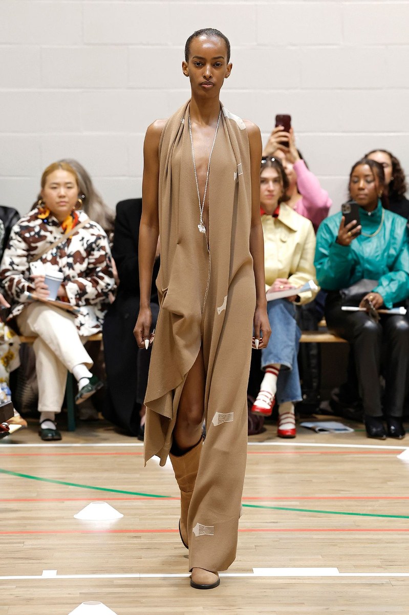 Look 18