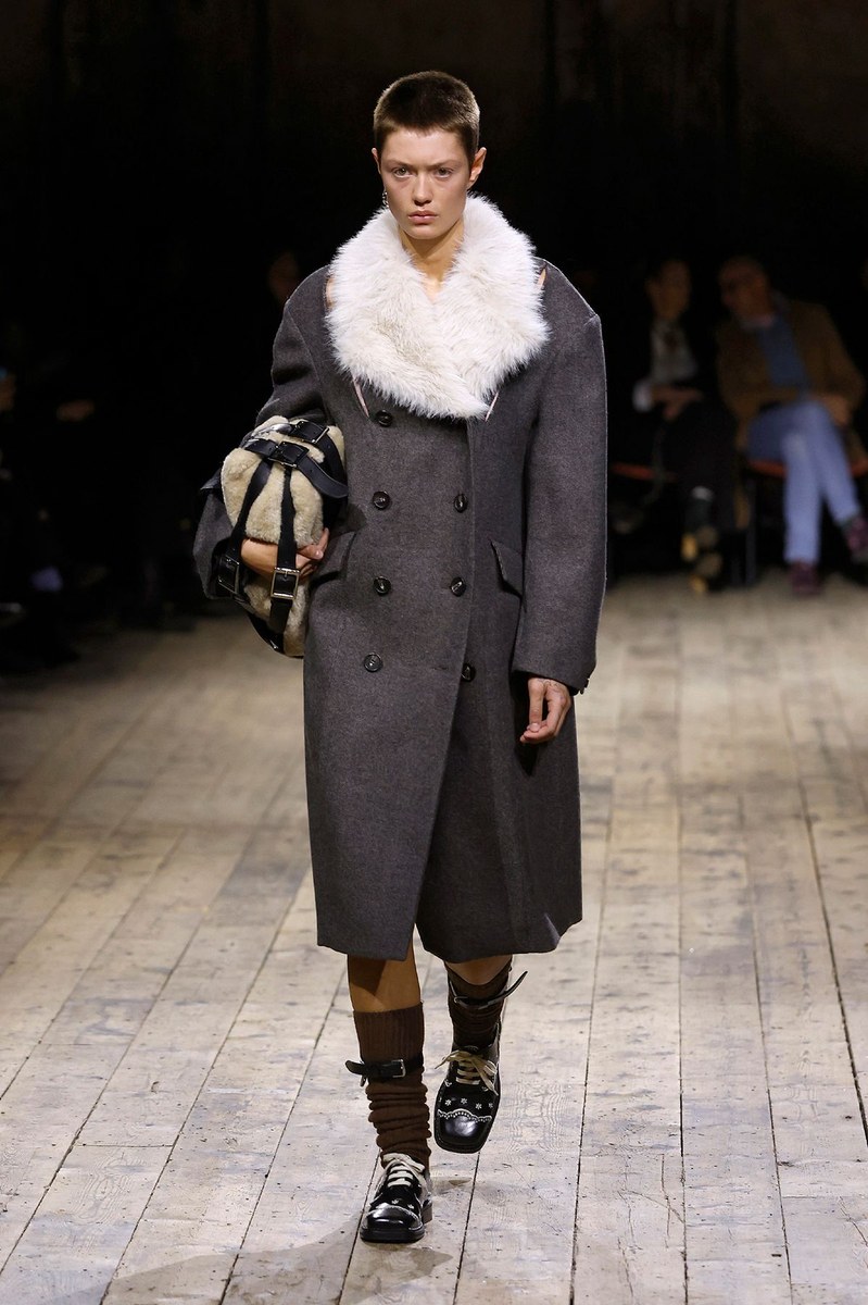 Look 3