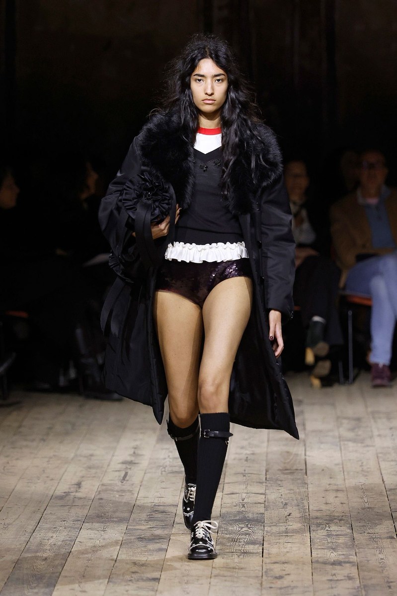 Look 10
