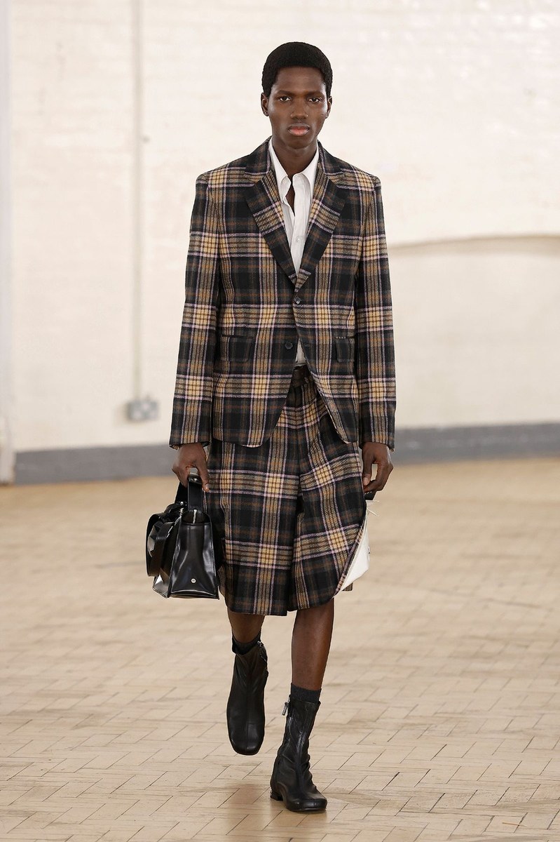 Look 15