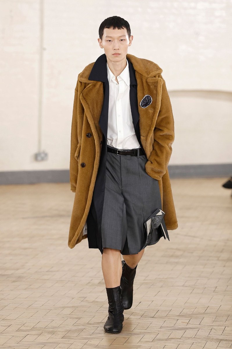 Look 18