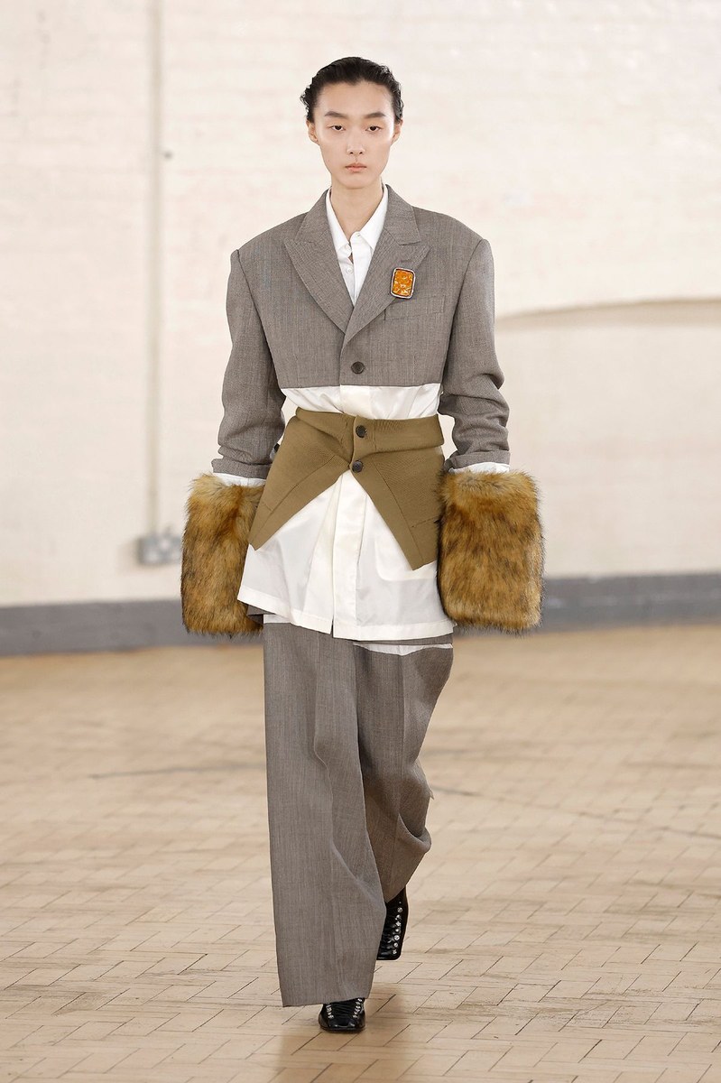Look 25