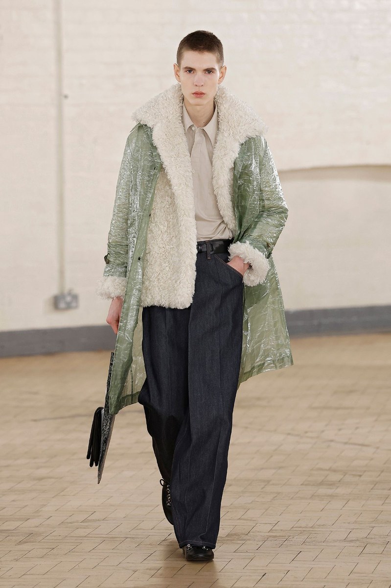 Look 30