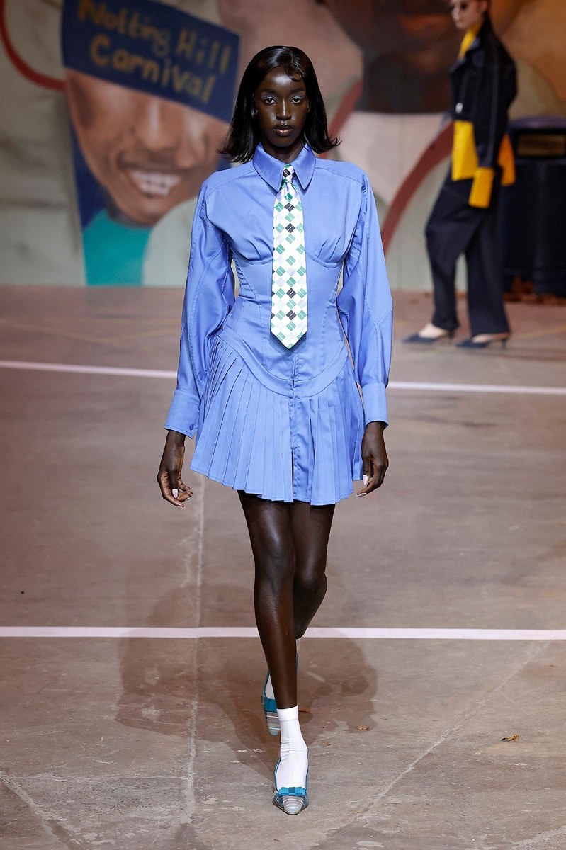 Look 17