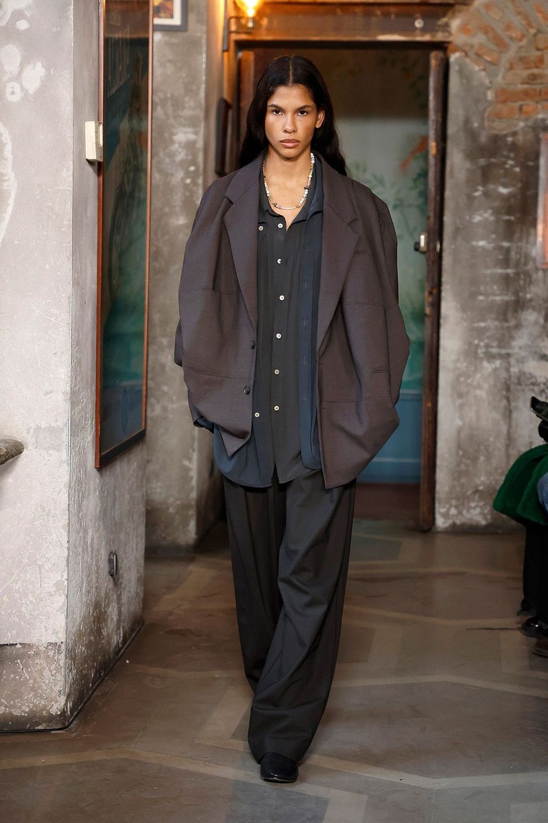 Look 15