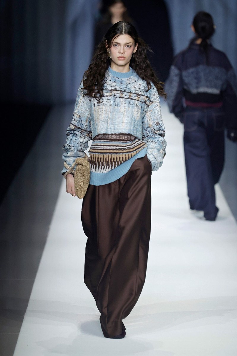 Look 10