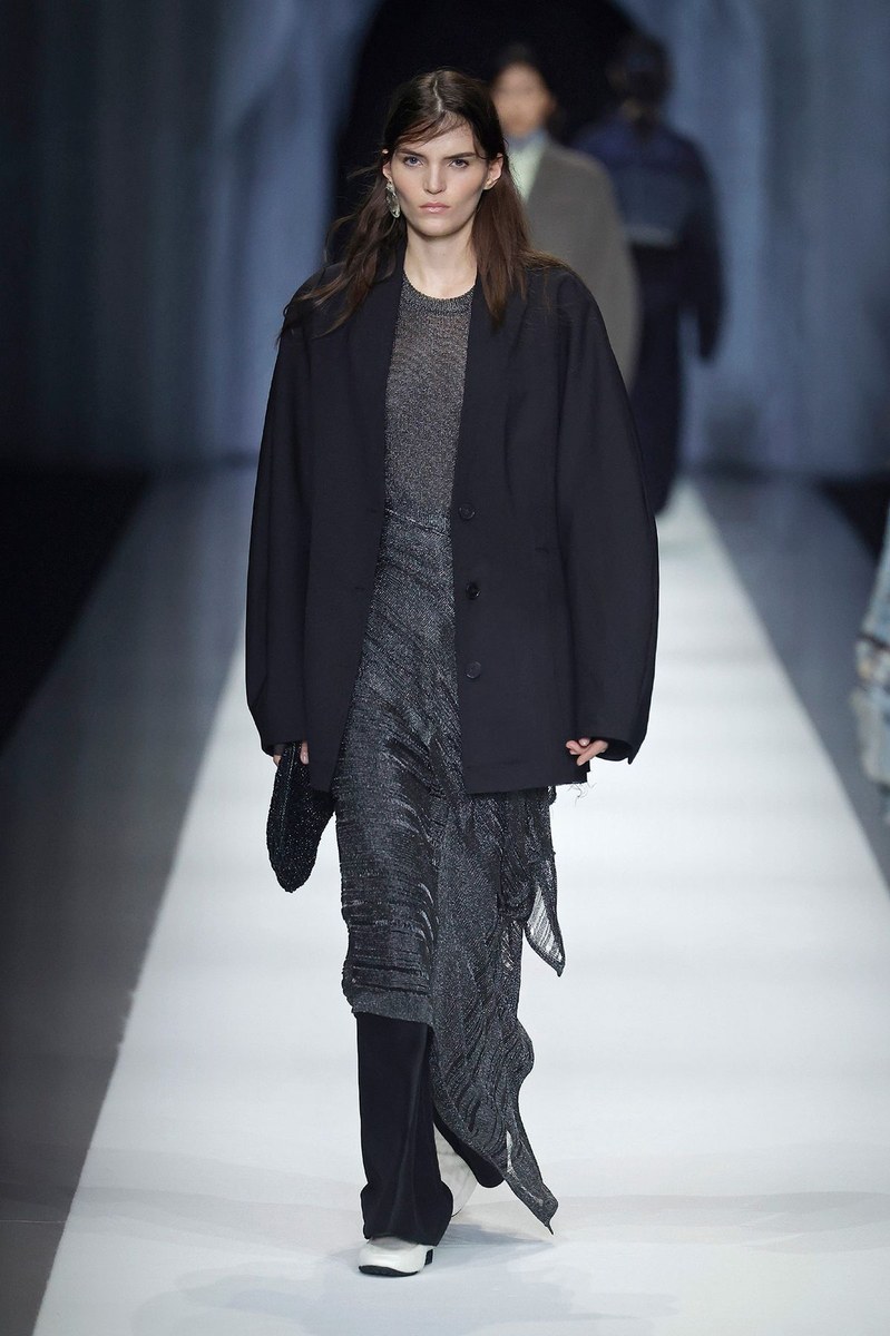 Look 11