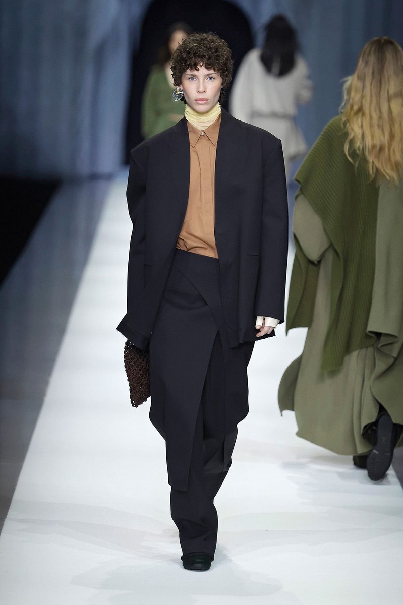 Look 15