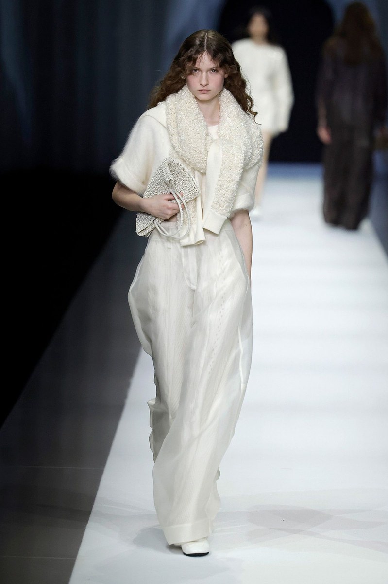 Look 27