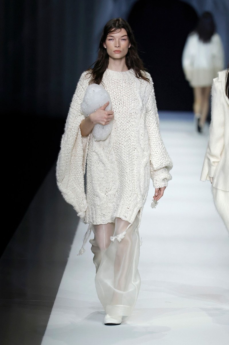 Look 30