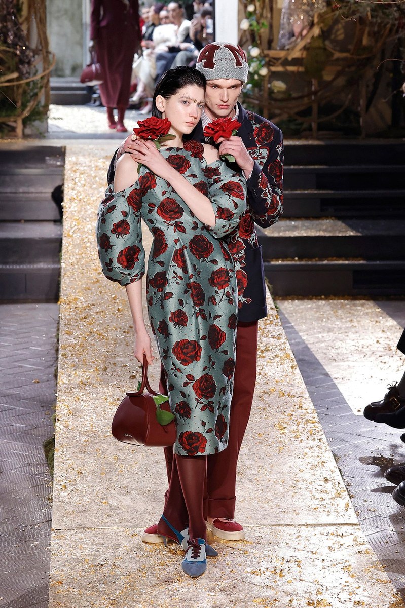 Look 3