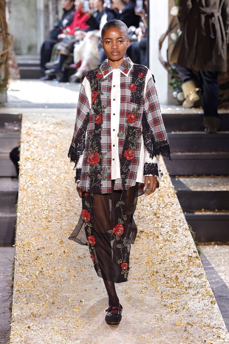 Look 16