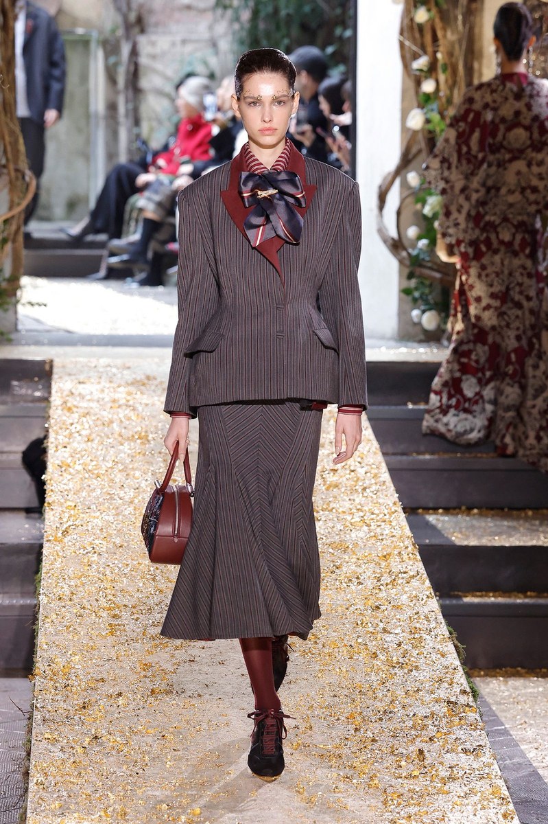 Look 19