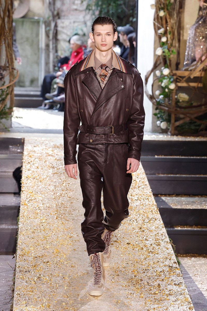 Look 30