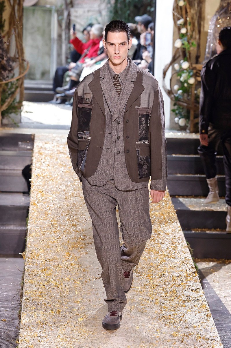 Look 32
