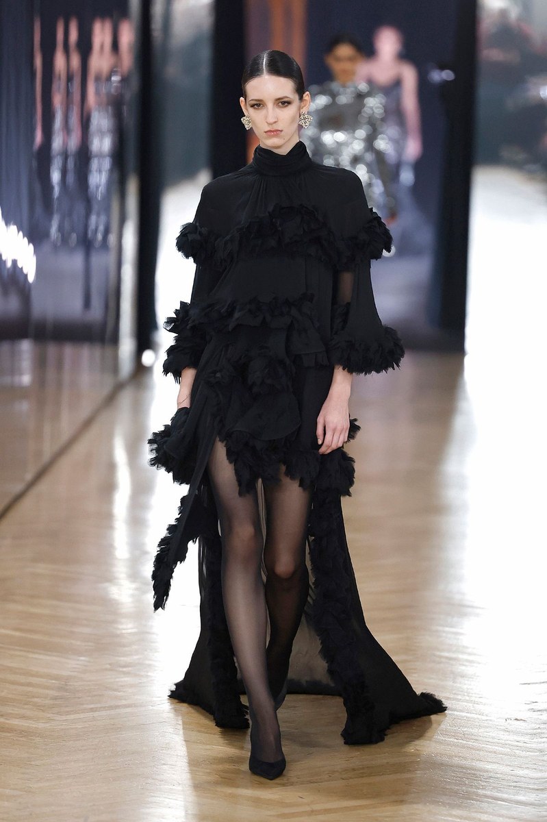 Look 15