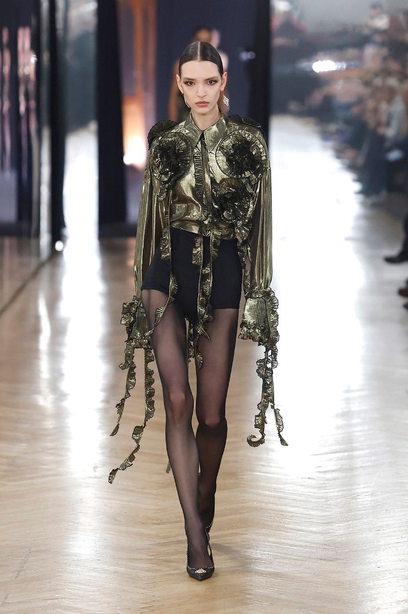 Look 19