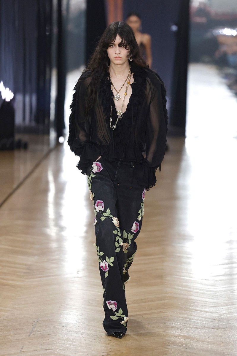 Look 25