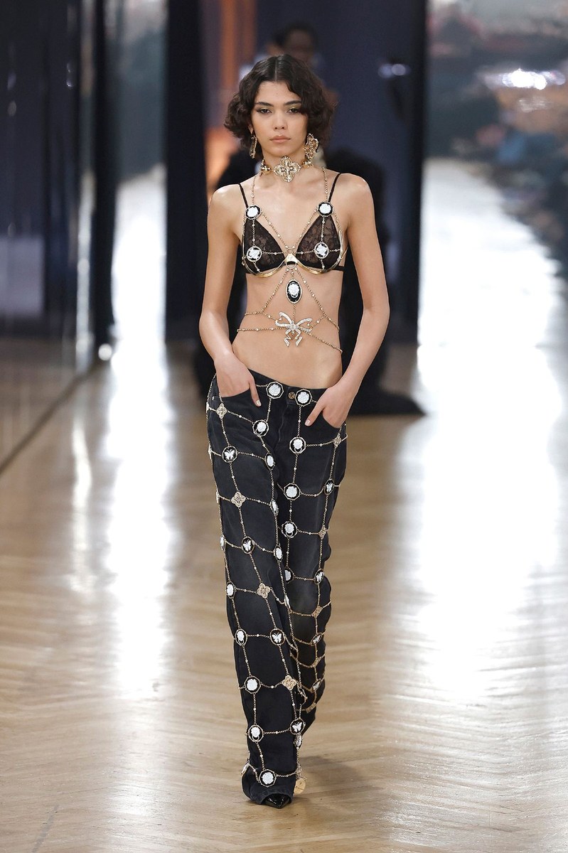Look 32