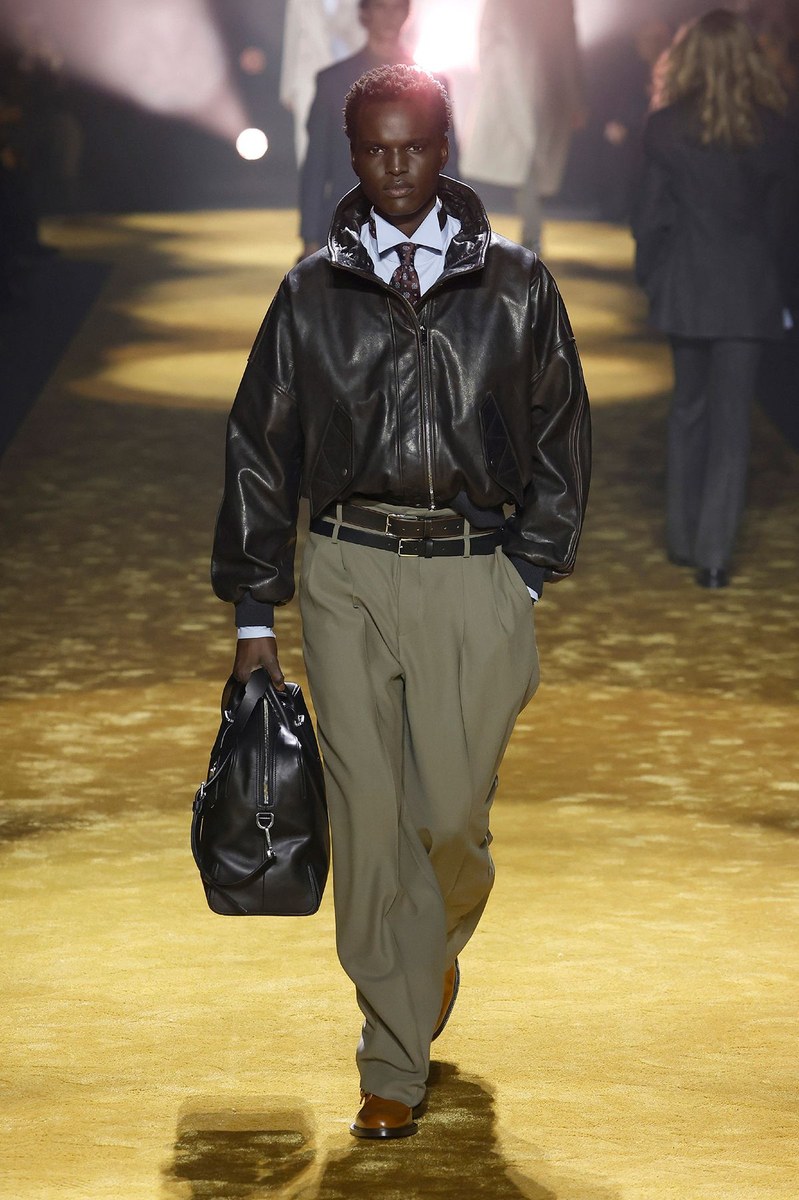 Look 10