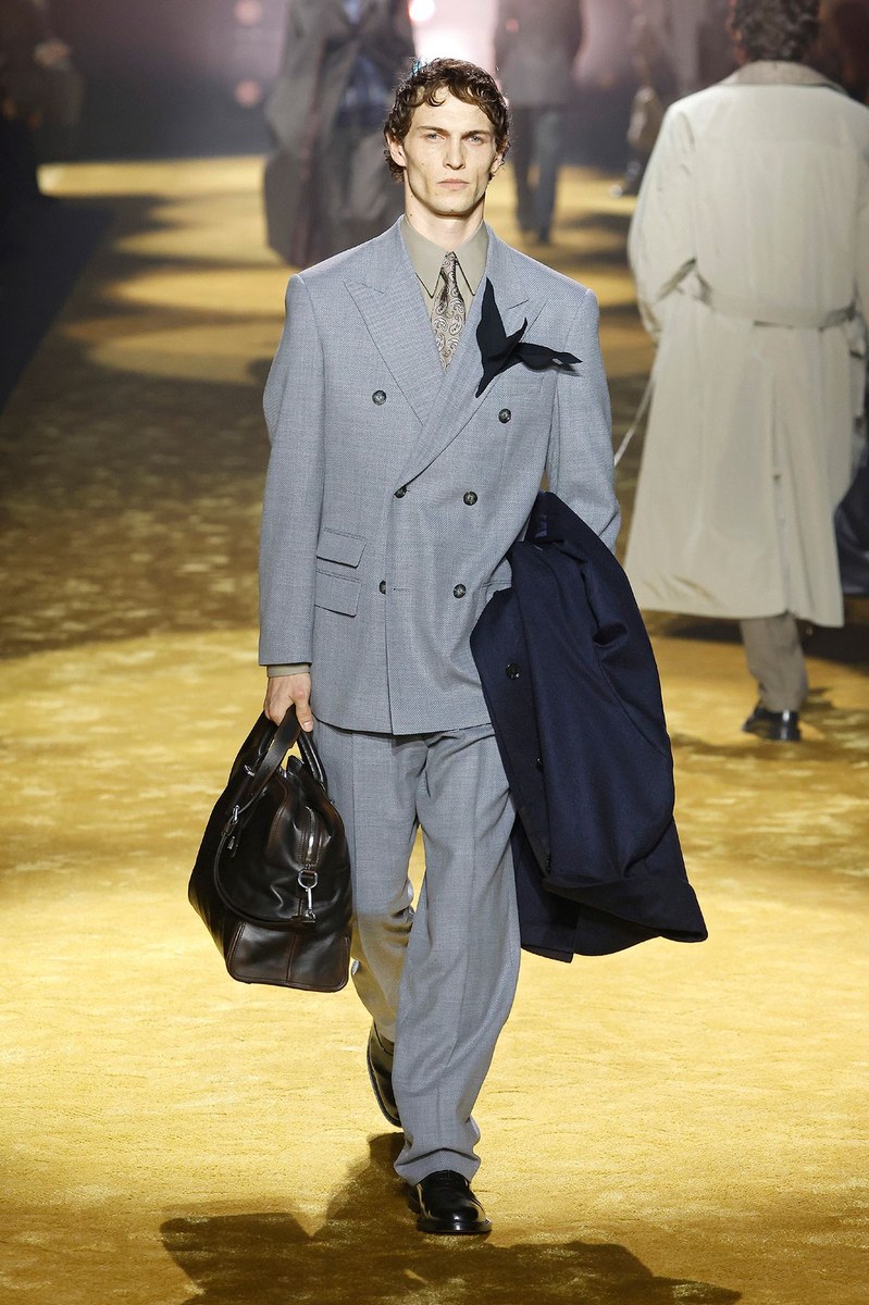 Look 11