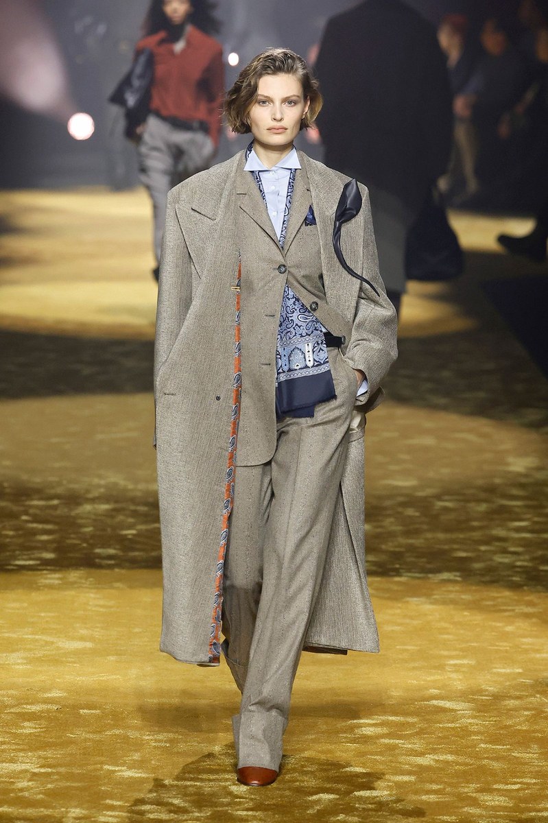 Look 12