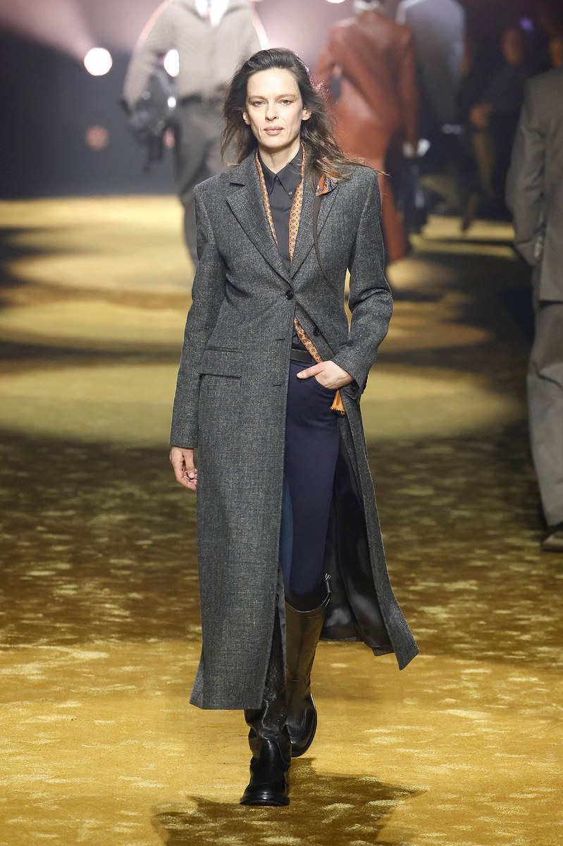Look 15