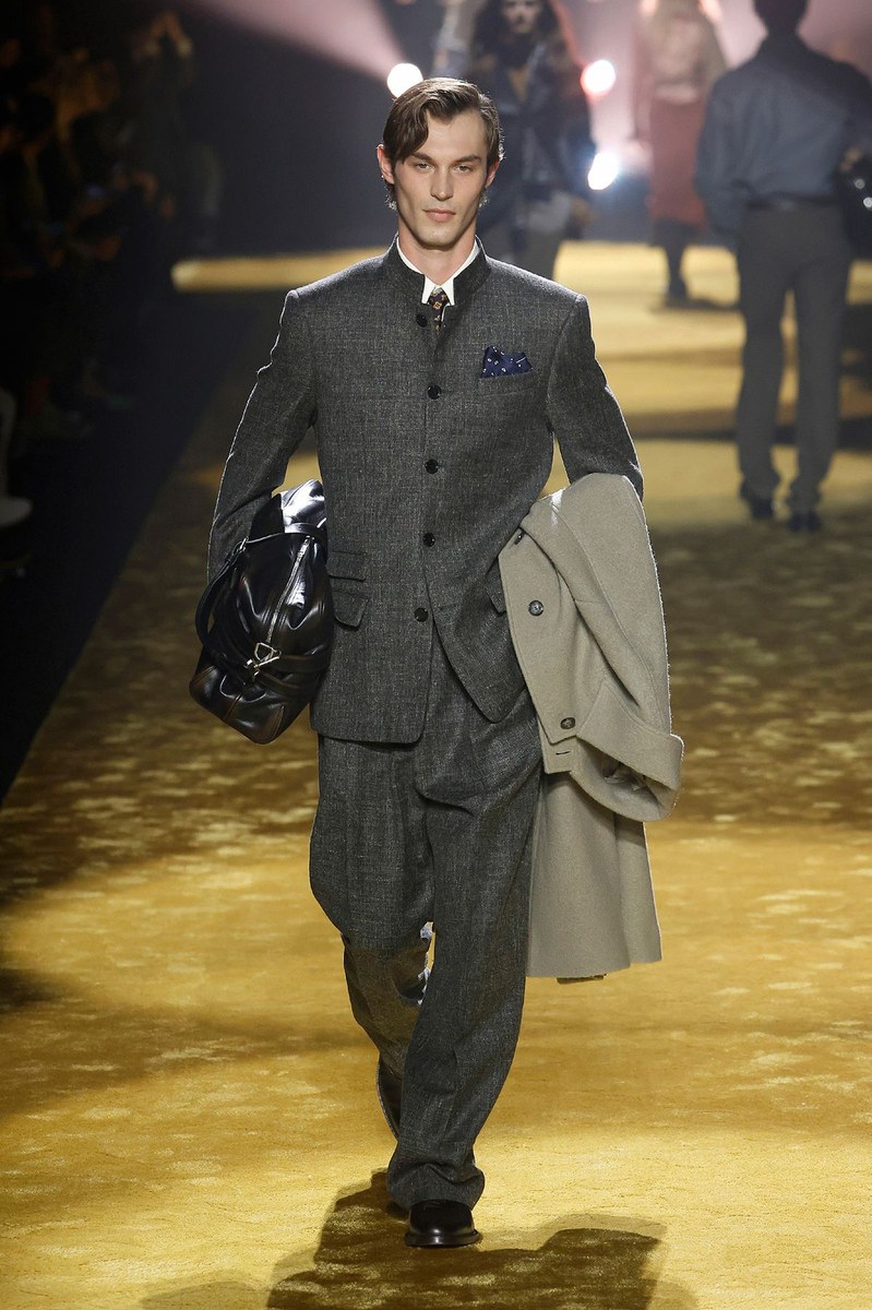Look 18