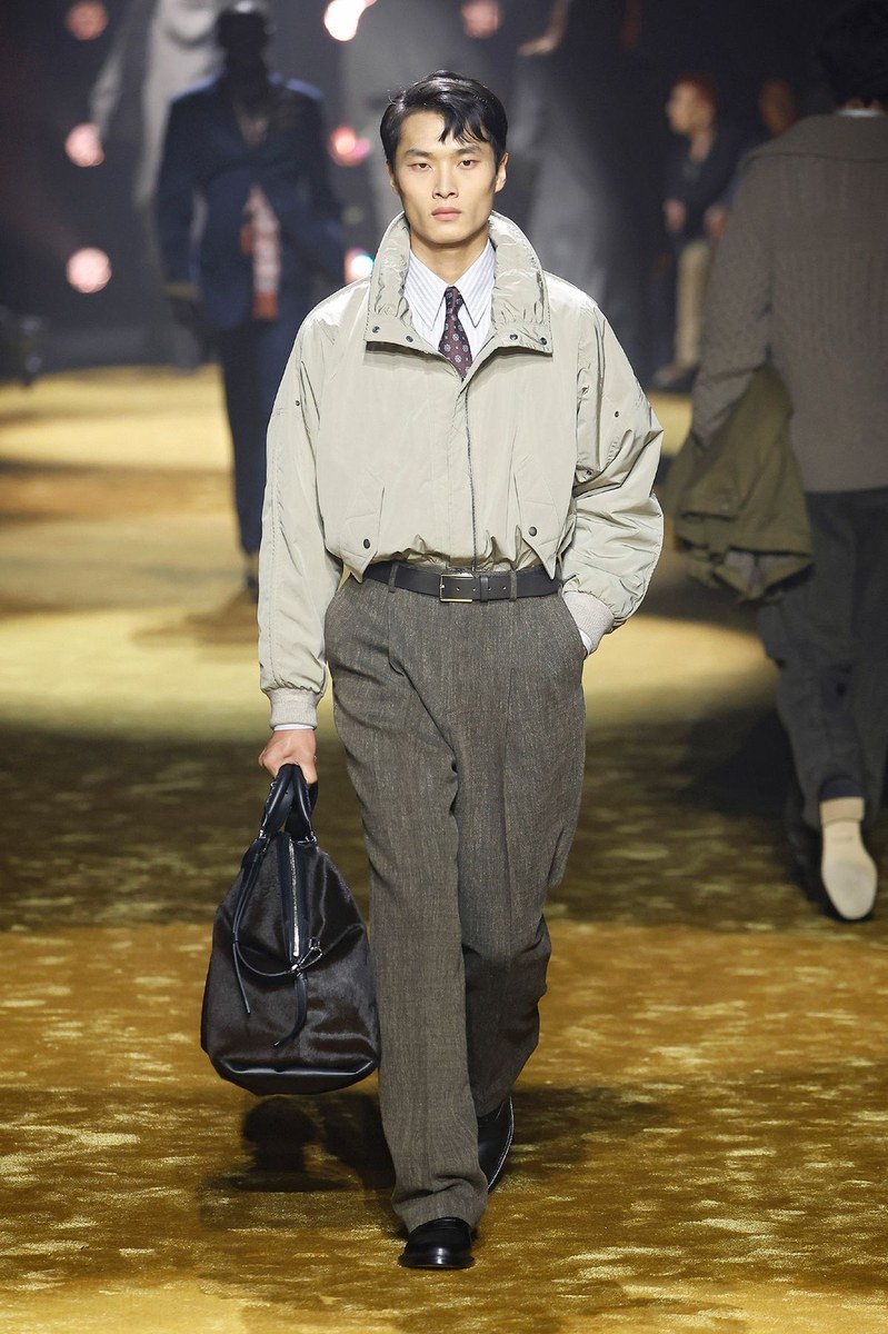 Look 24