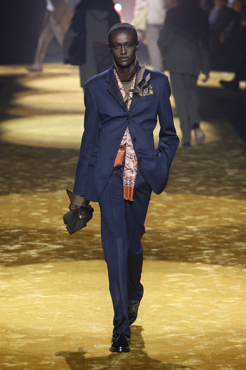 Look 25