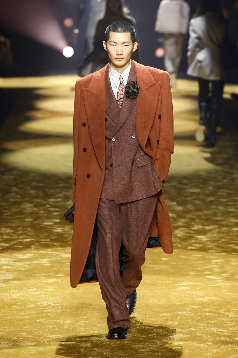 Look 49
