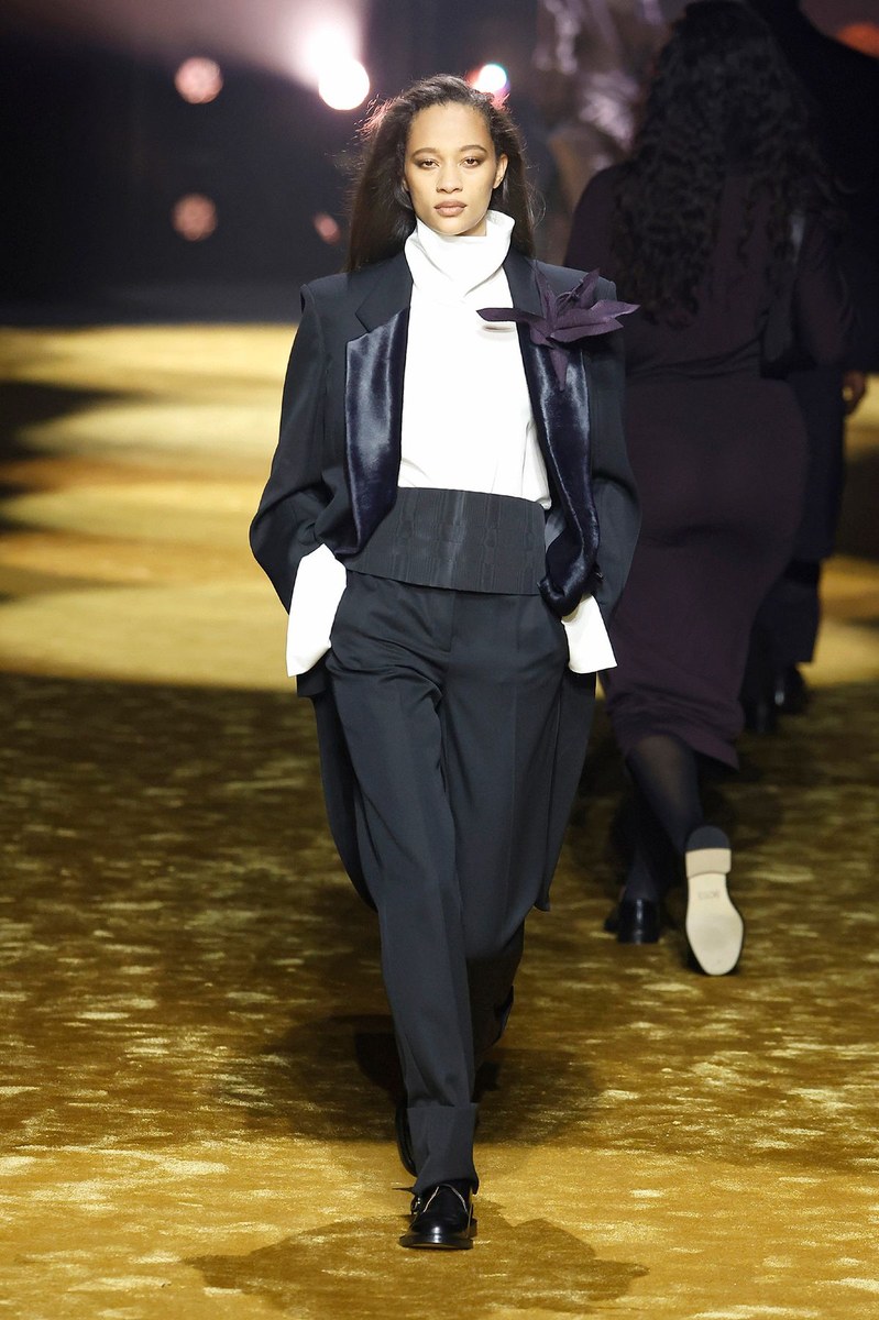 Look 70