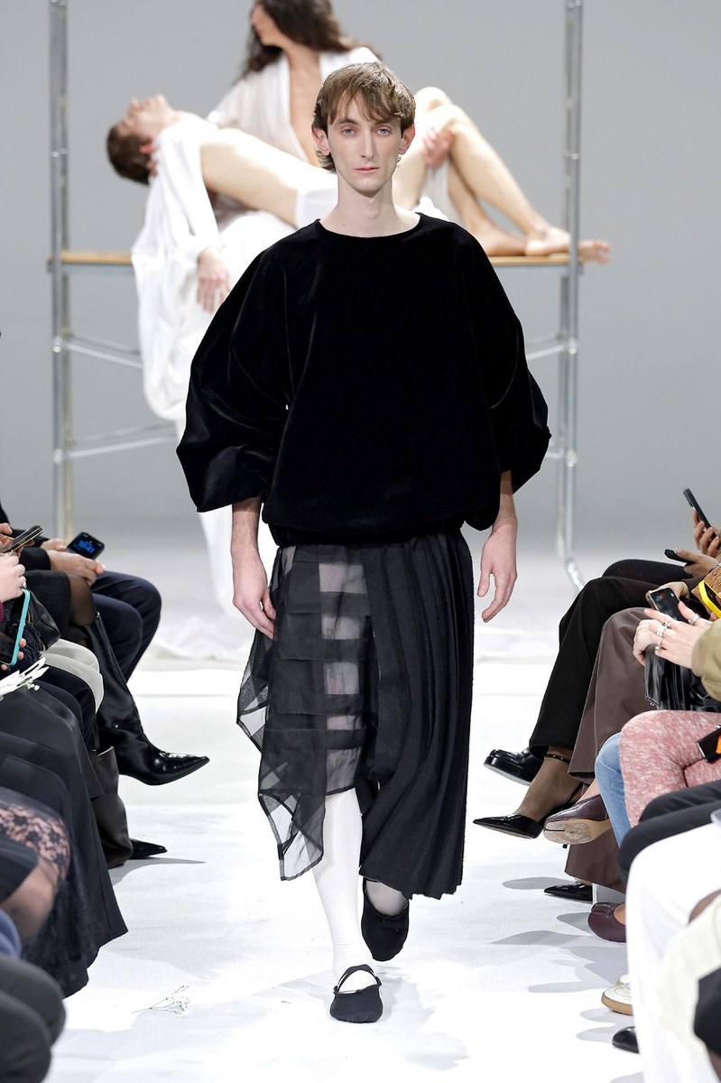 Look 10
