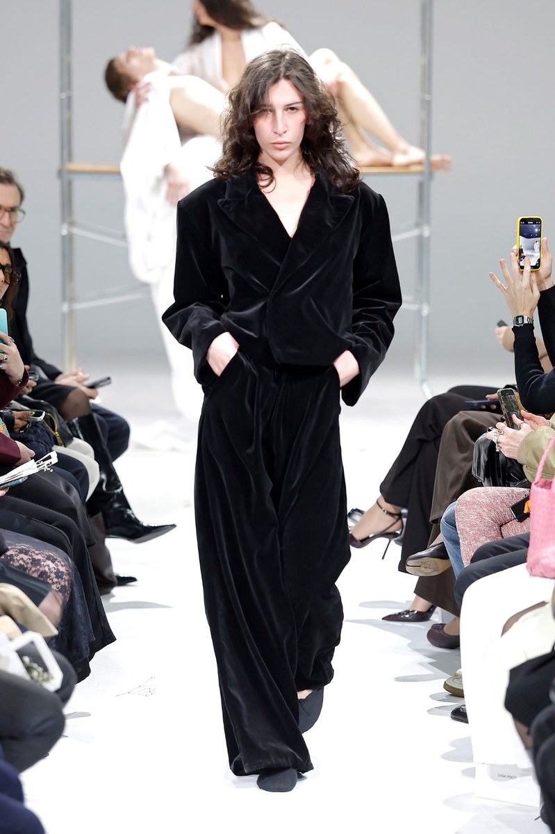 Look 16