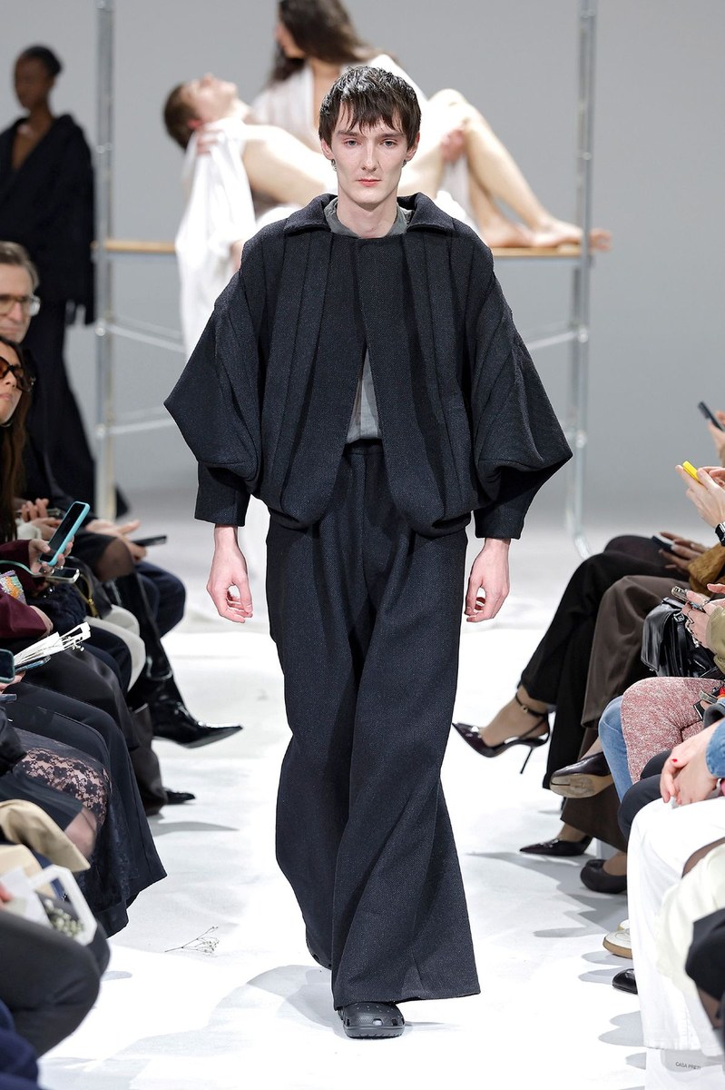 Look 18
