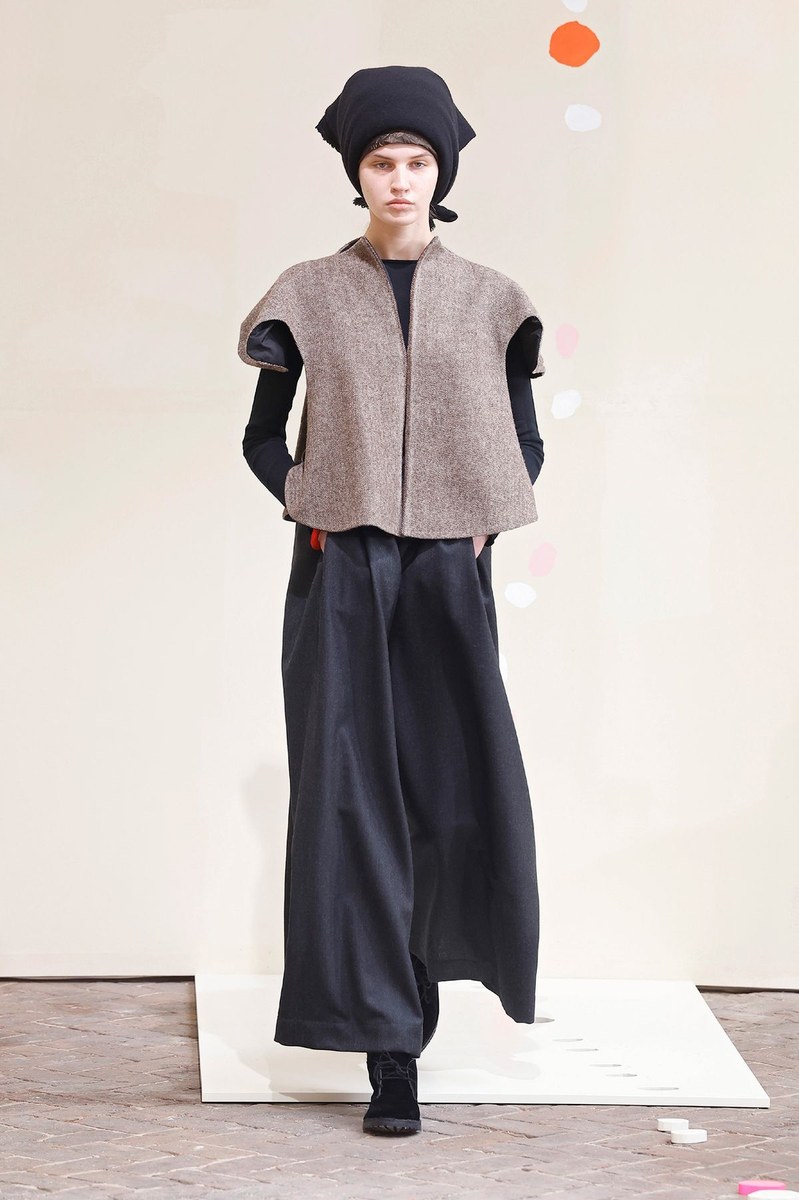 Look 10