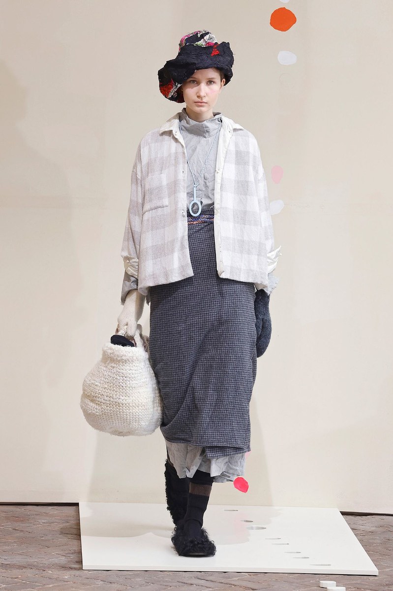 Look 16